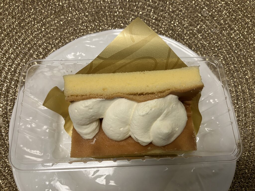 ワンハンドなプレミアムロールケーキ片手で