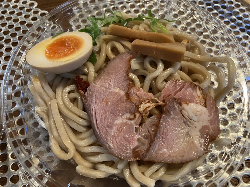 濃厚豚骨魚介冷しつけ麺極太ストレート麺