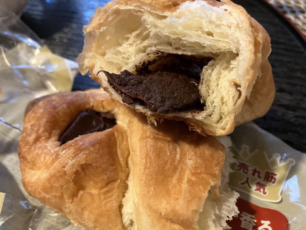 ファミマ発酵バター香るチョコクロワッサン実食