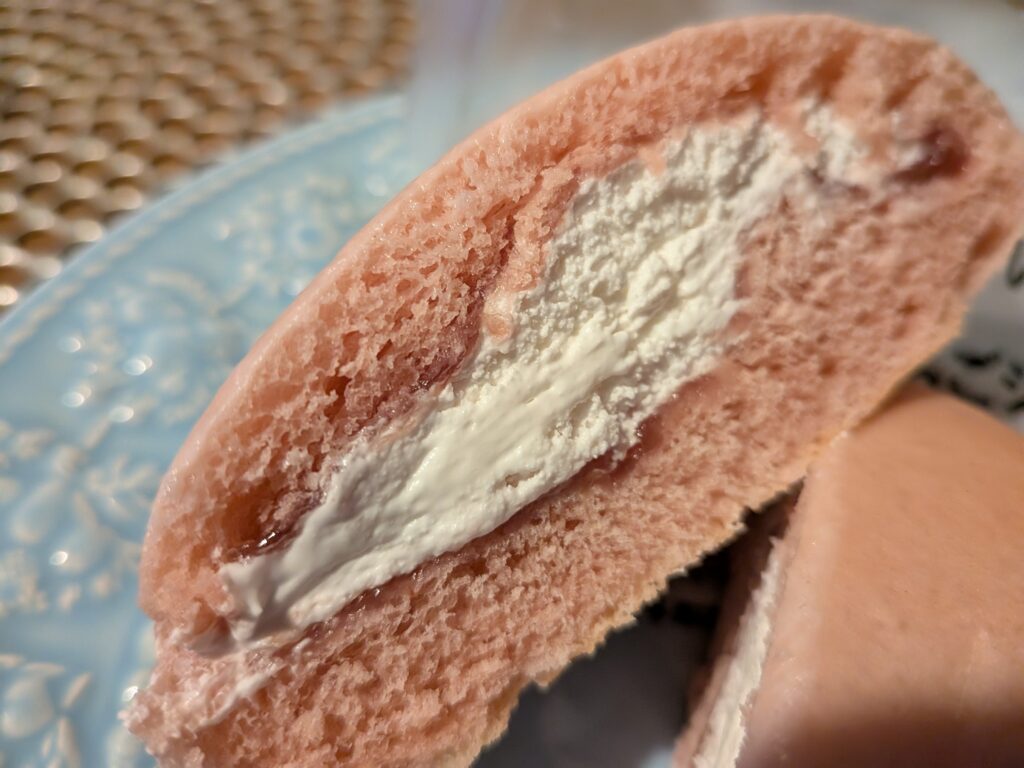 セブンイレブンのパン2種のジャムパン中味