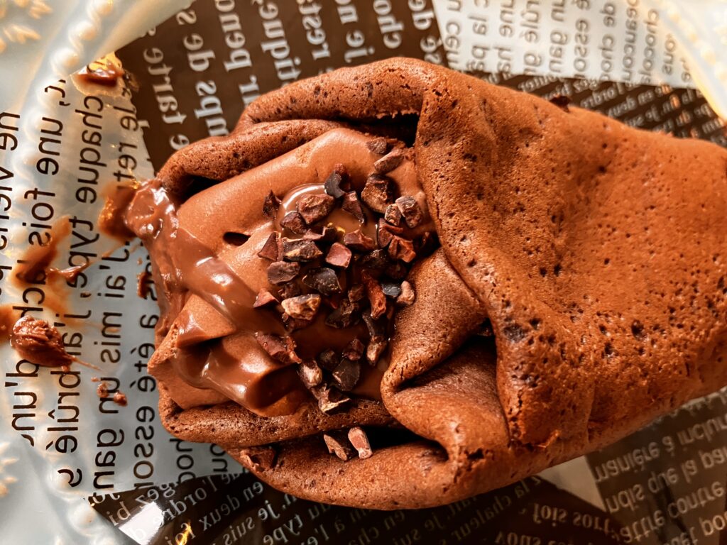 ローソンスィーツゴディバショコラクレープくちどけが良い