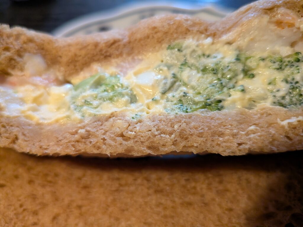 New Daysカフェサンド海老とブロッコリー海老と野菜のバランス